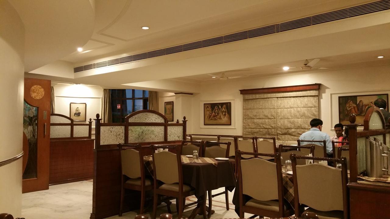 Hotel Apna Avenue Indore